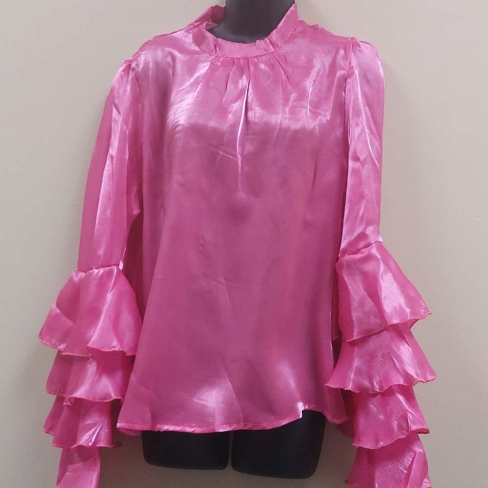 NWT WOWO FUTURE TOP
